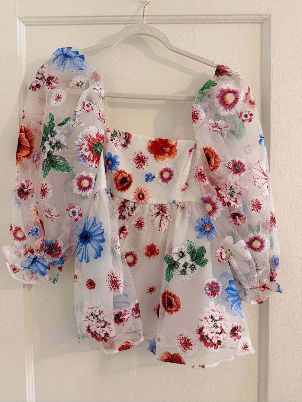 Storia White Floral Puff-Sleeve Square-Neck Blouse